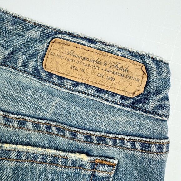 Abercrombie & Fitch Vintage Women's Flare Light Wash Low Rise Jeans Size 4R - Picture 6 of 16